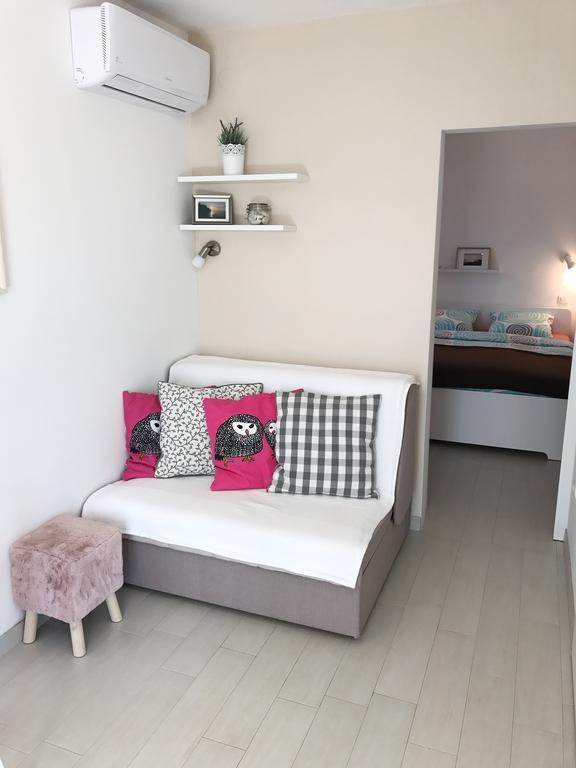 Apartment Puntica ペトルチャネ エクステリア 写真